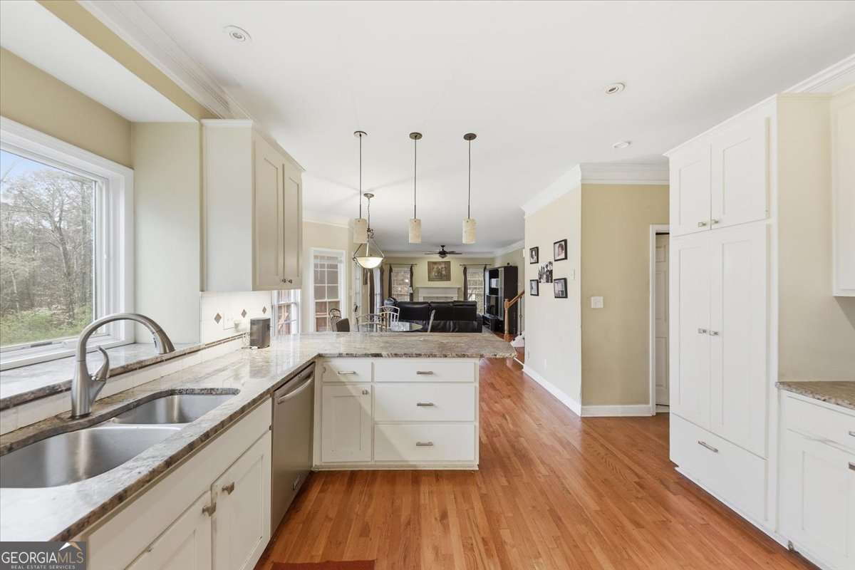 110 Varsailles Place