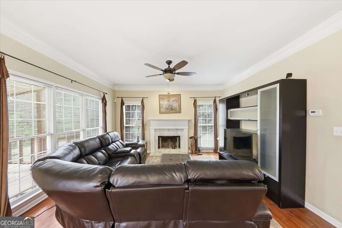 110 Varsailles Place