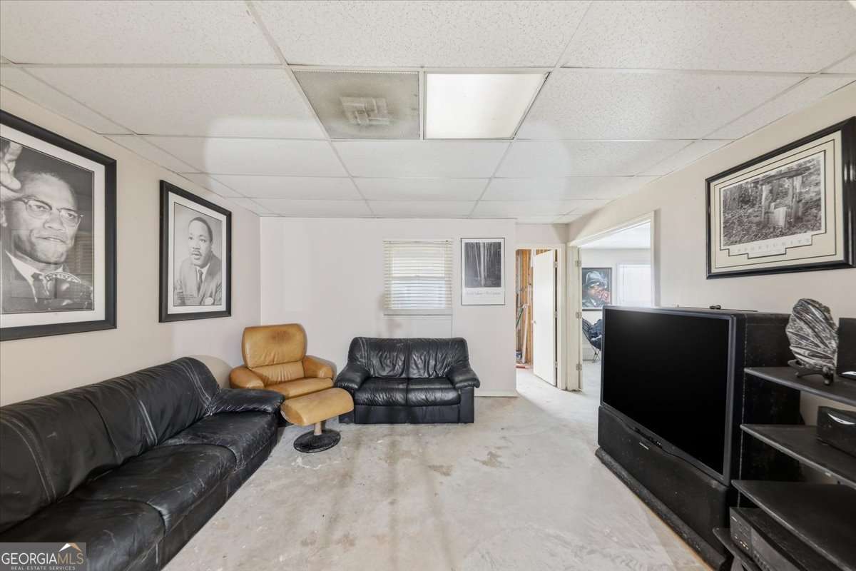 110 Varsailles Place