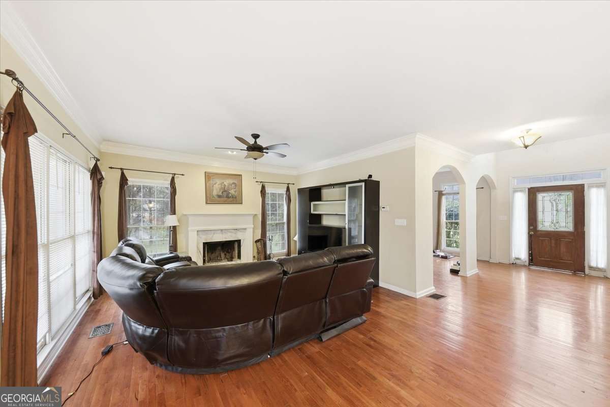 110 Varsailles Place