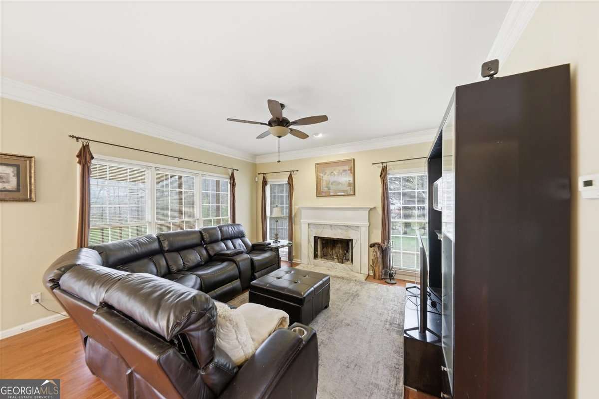 110 Varsailles Place