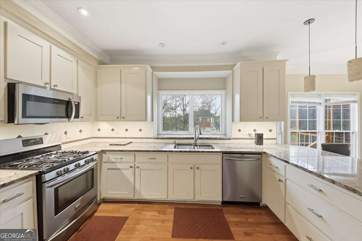 110 Varsailles Place