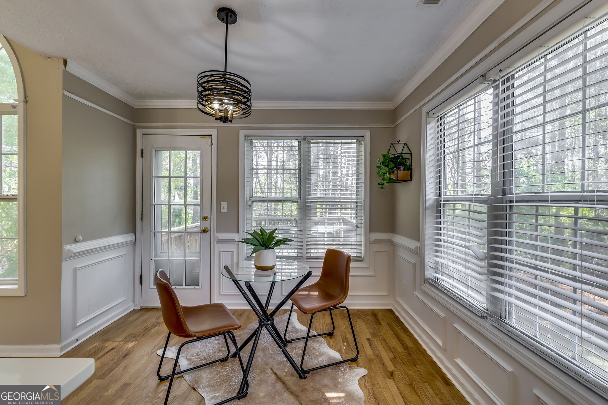 586 Ribbon Lane