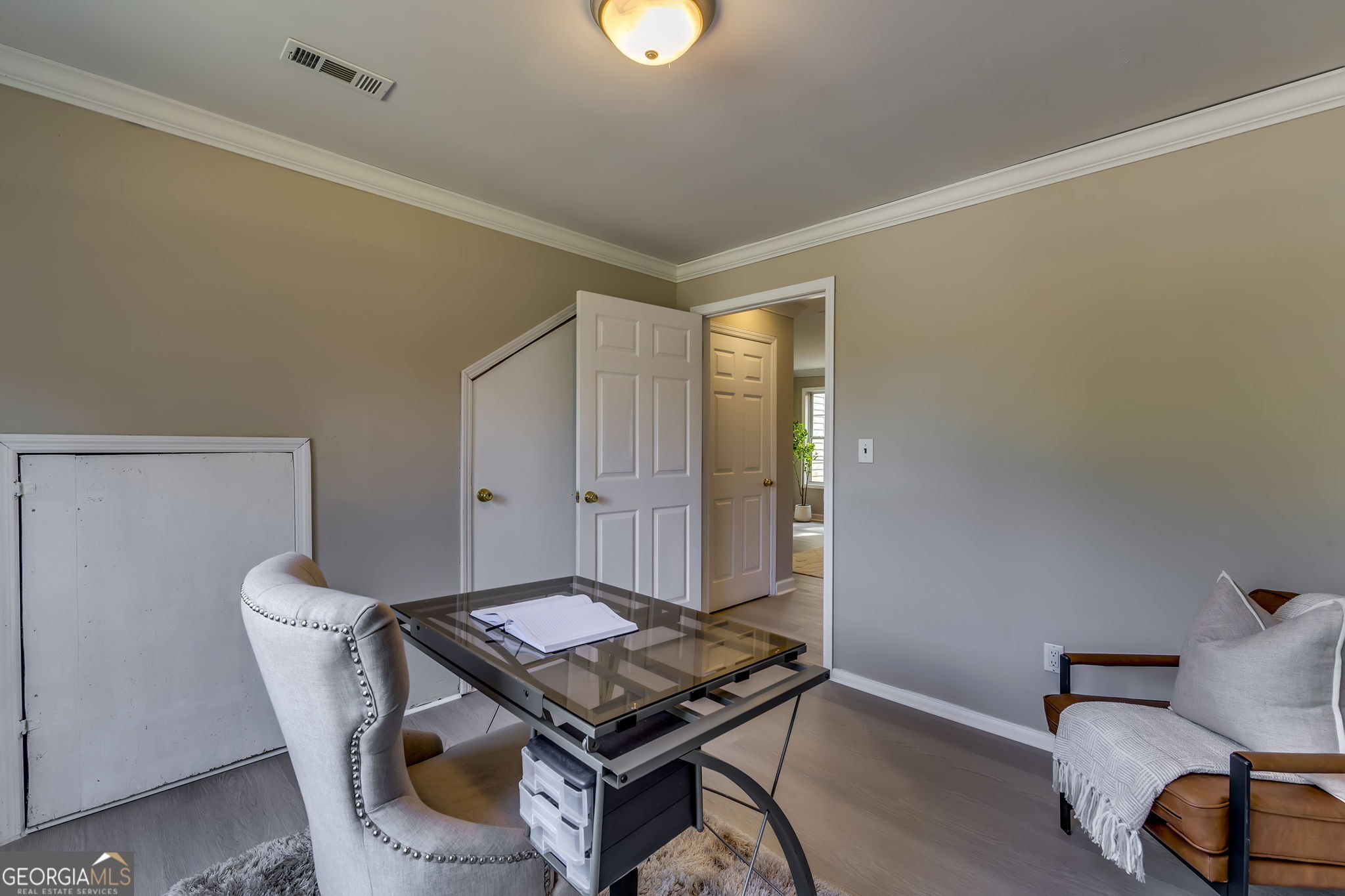 586 Ribbon Lane
