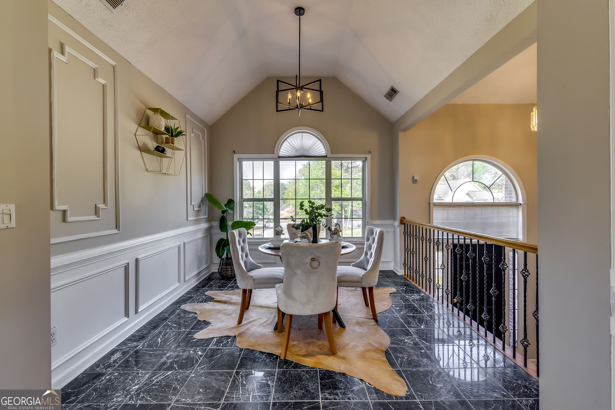 586 Ribbon Lane