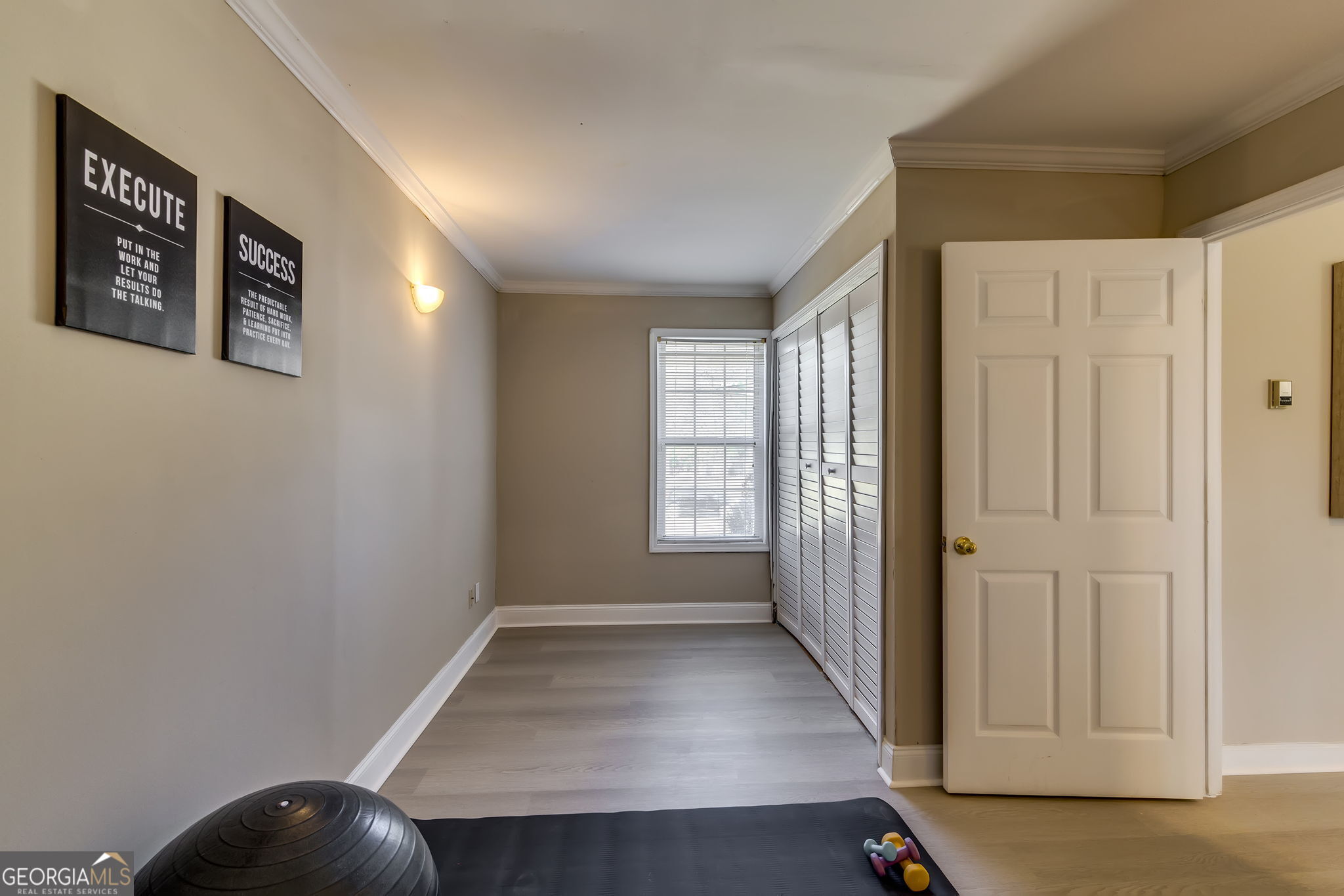 586 Ribbon Lane