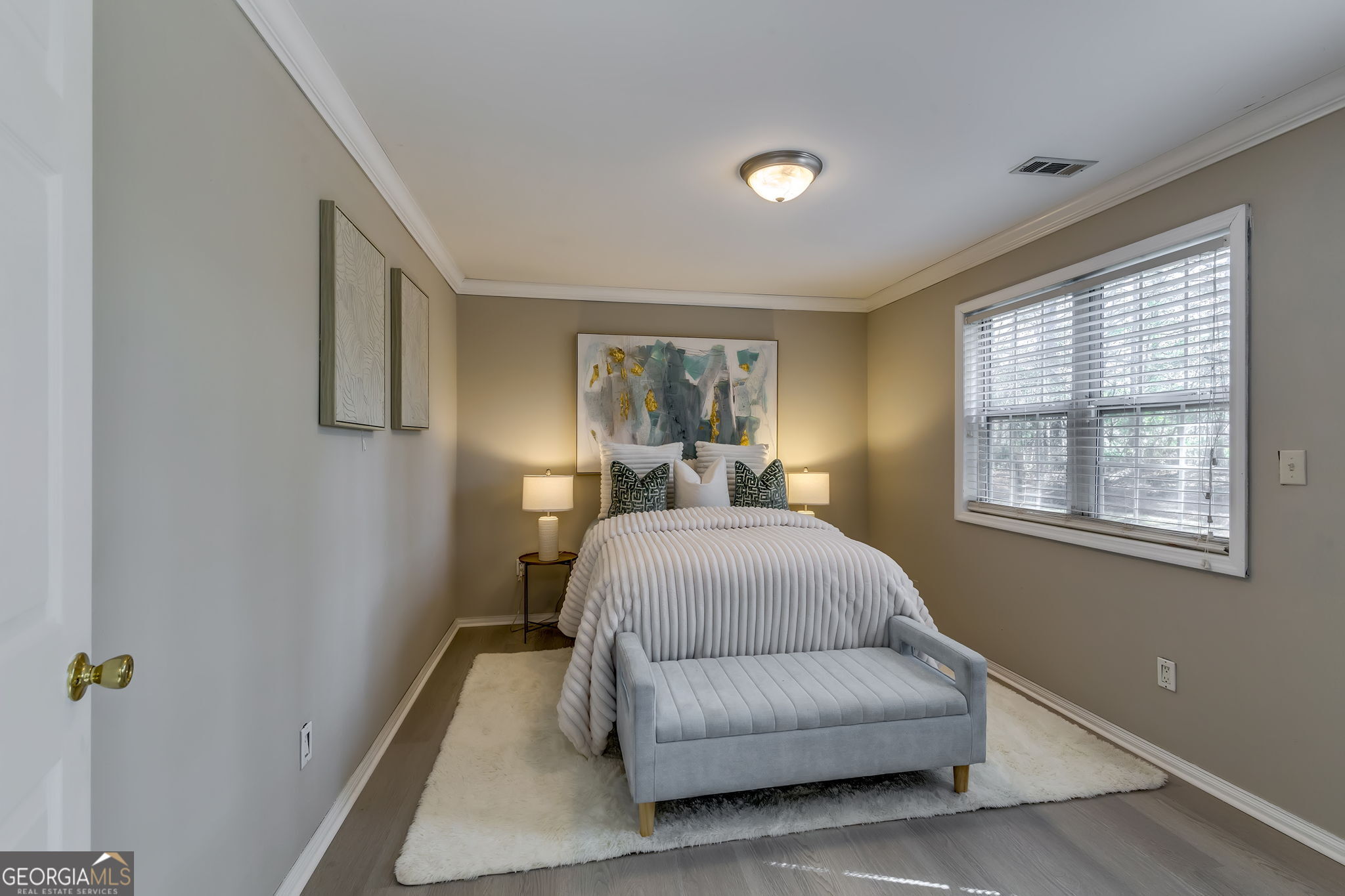 586 Ribbon Lane