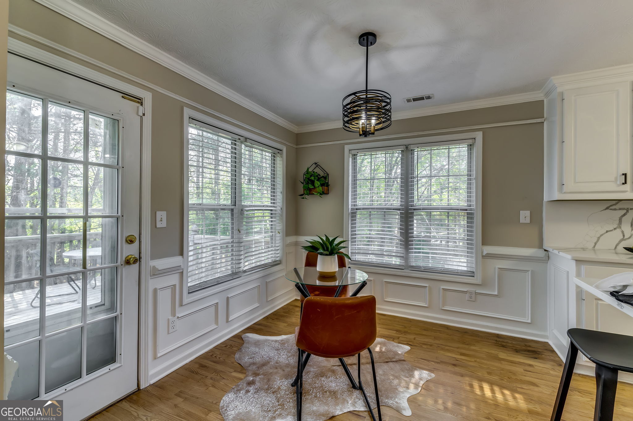 586 Ribbon Lane