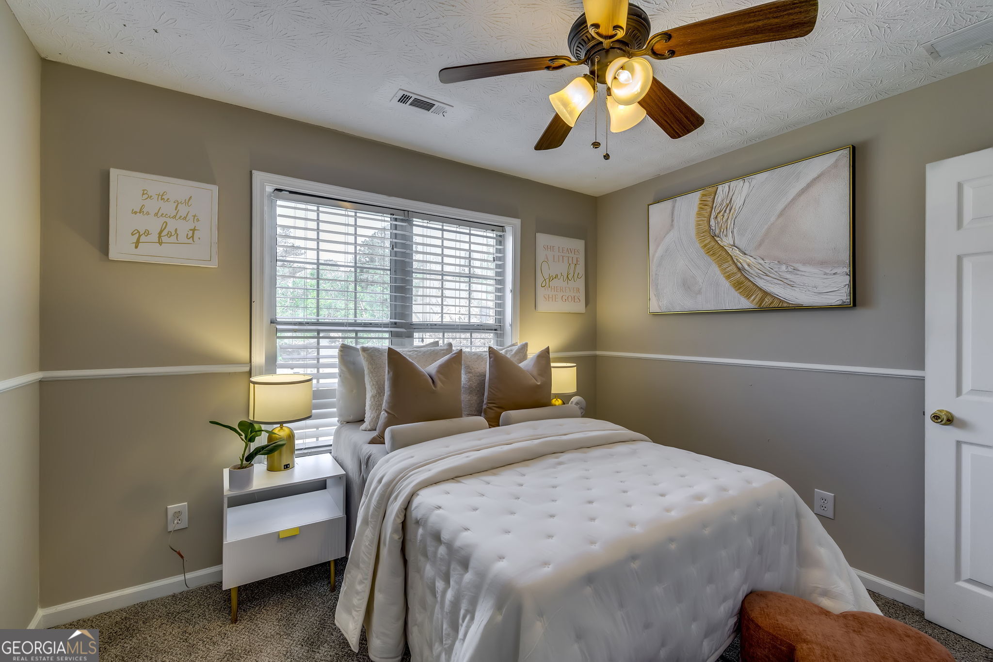 586 Ribbon Lane