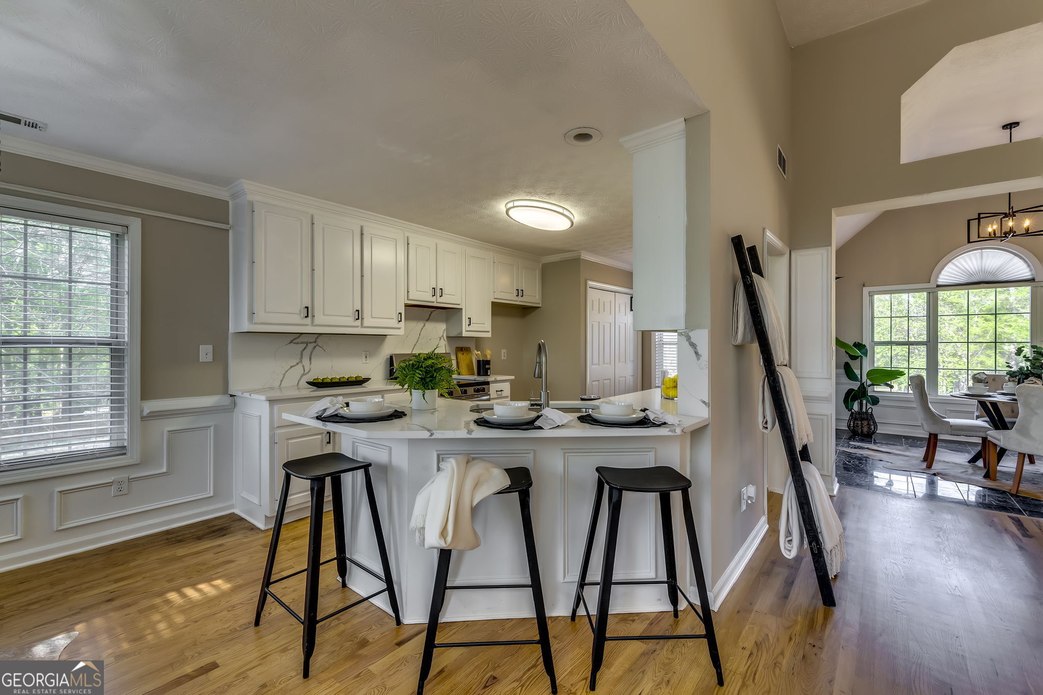 586 Ribbon Lane