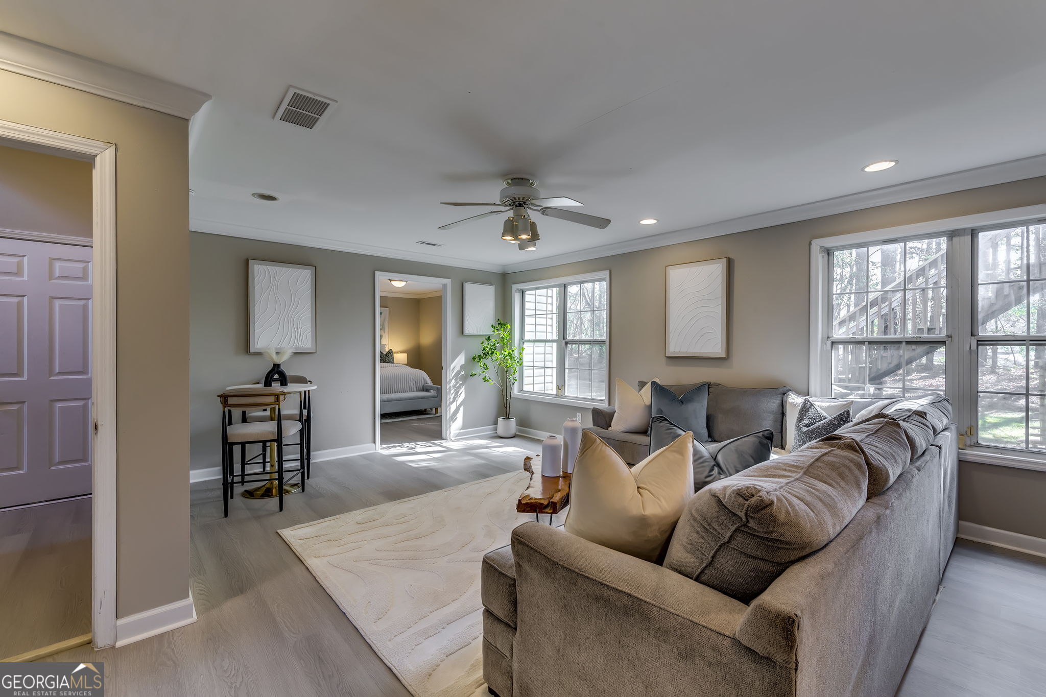 586 Ribbon Lane
