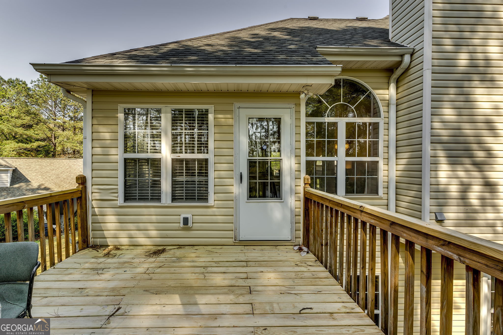 586 Ribbon Lane