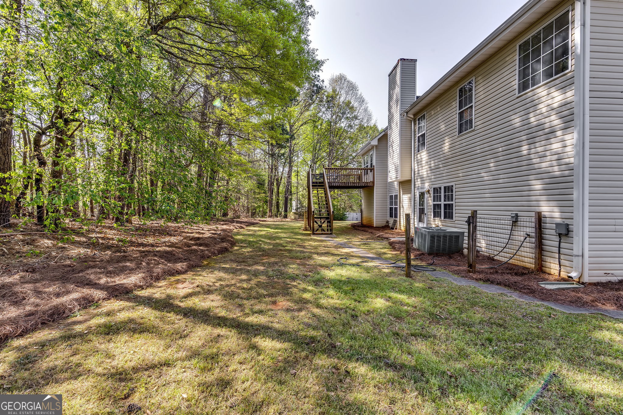 586 Ribbon Lane
