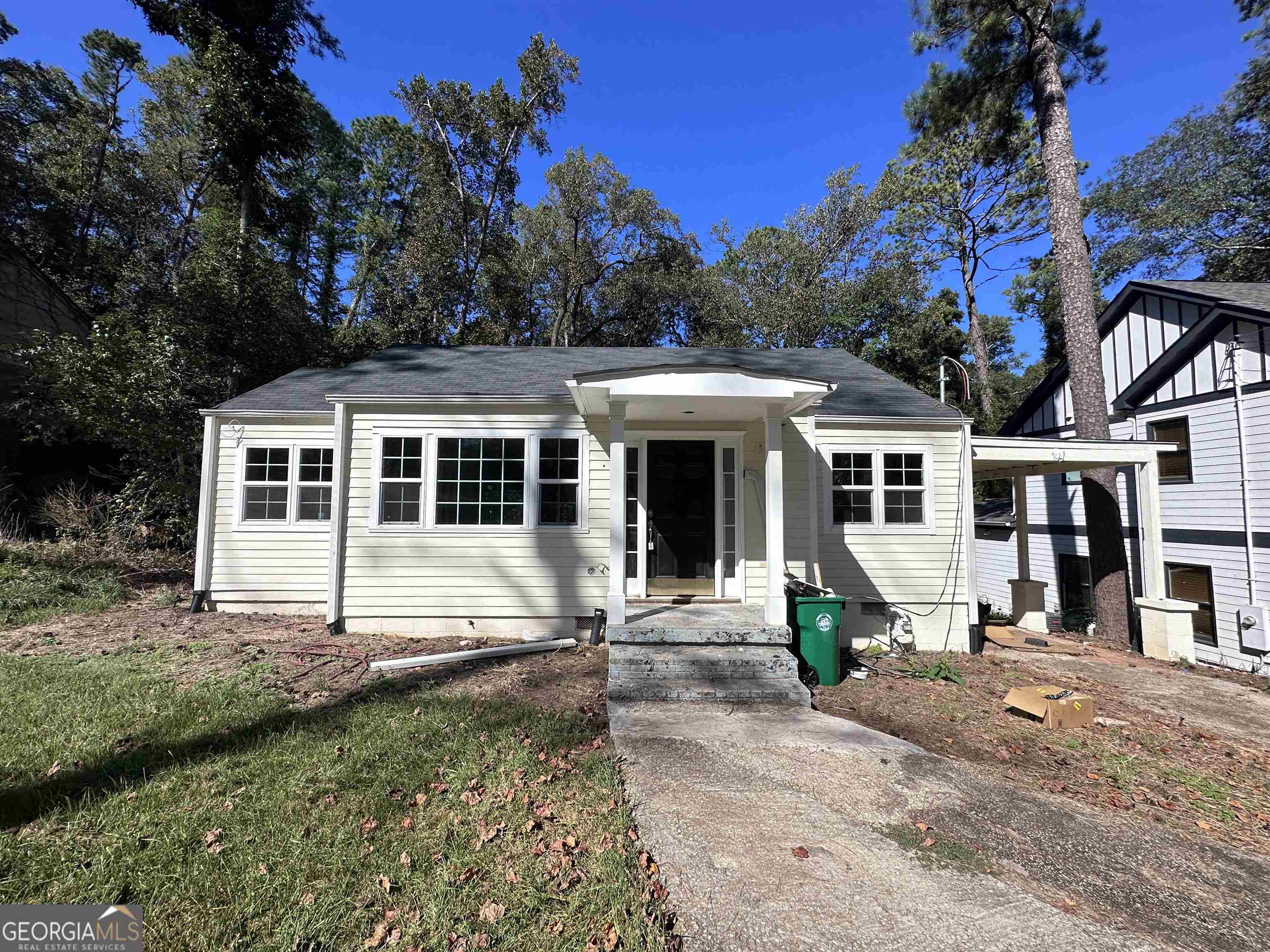 2886 Joyce Avenue