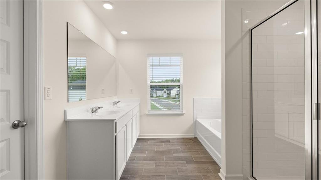 989 BLUE JUNIPER Circle