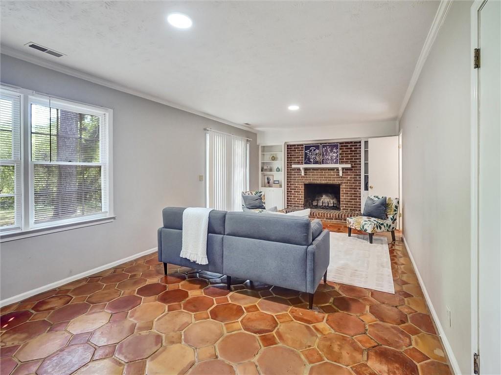 5470 Chanterella Court SW