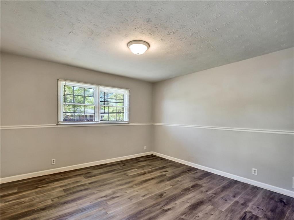 5470 Chanterella Court SW