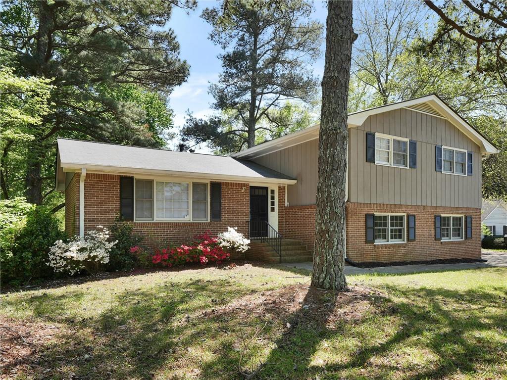 5470 Chanterella Court SW