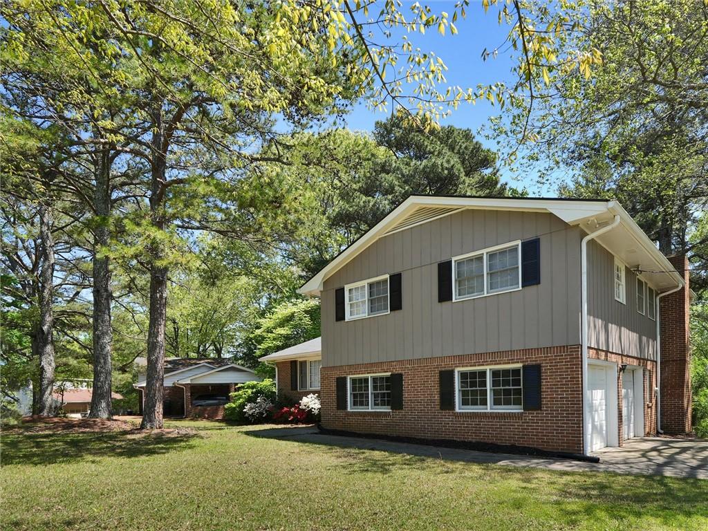 5470 Chanterella Court SW