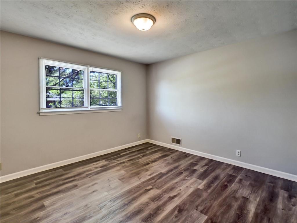 5470 Chanterella Court SW