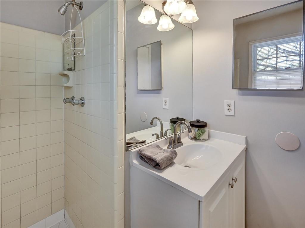 5470 Chanterella Court SW