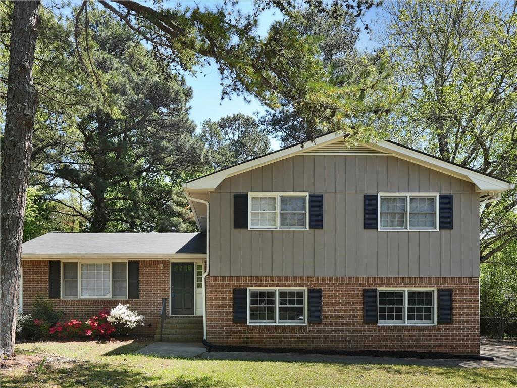 5470 Chanterella Court SW