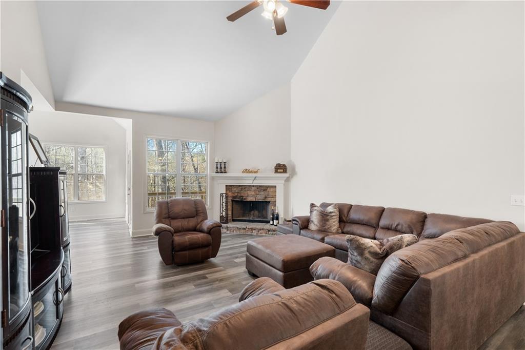 6358 Aarons Way
