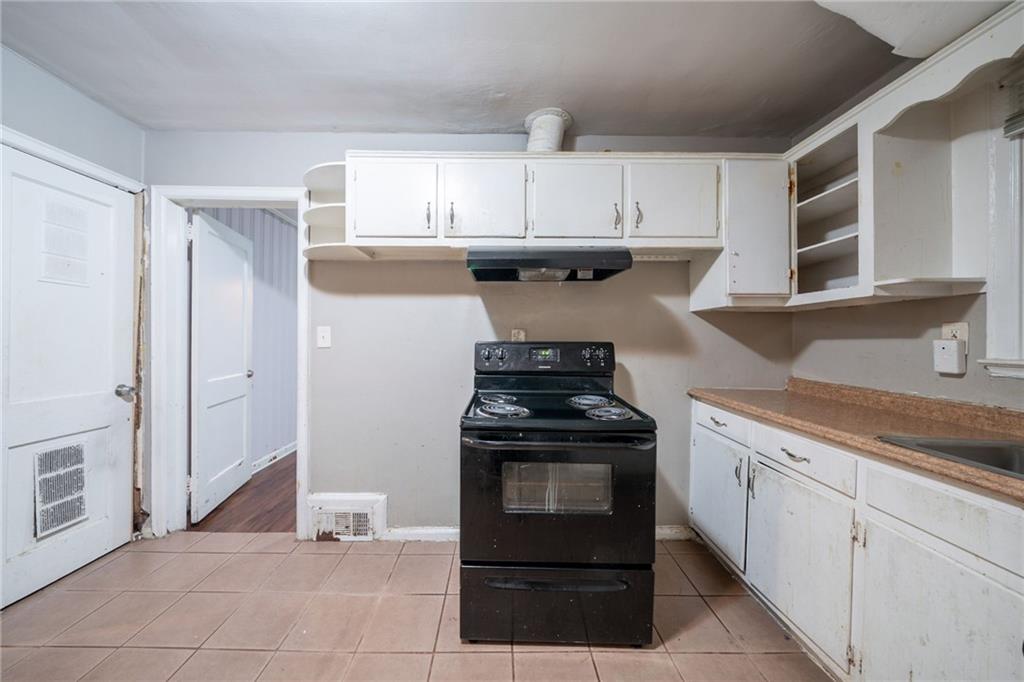 1753 Thomas Terrace