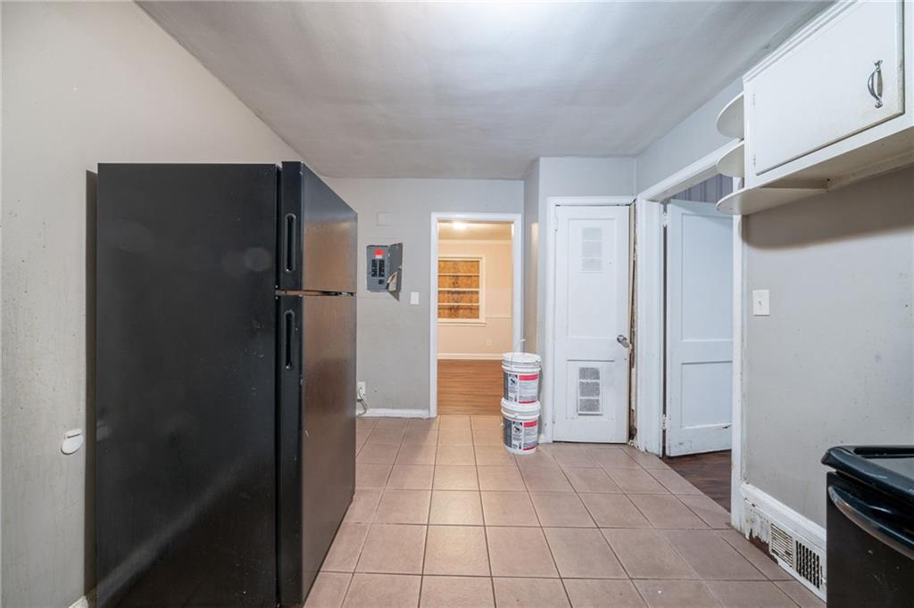 1753 Thomas Terrace