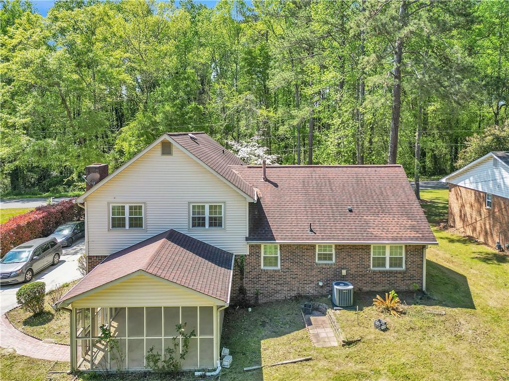 9082 Chestnut Lake Drive