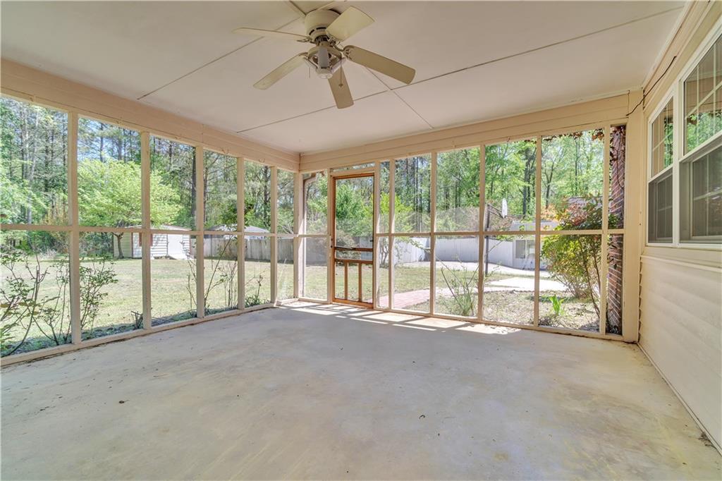 9082 Chestnut Lake Drive