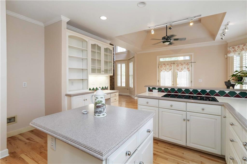 2280 Wildwood Lake Drive