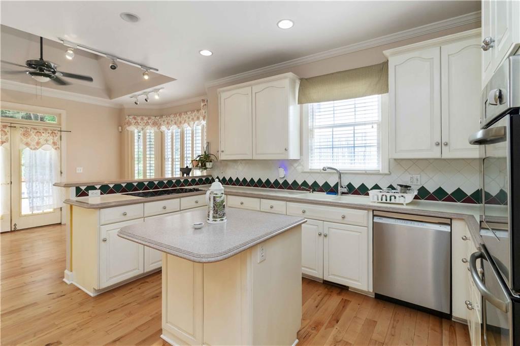 2280 Wildwood Lake Drive