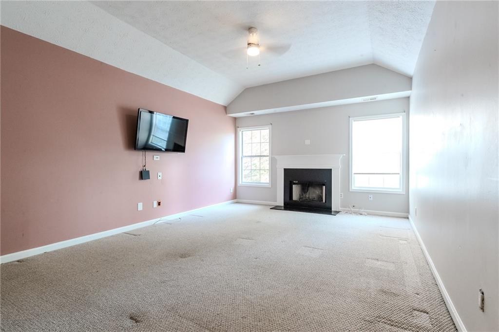 335 Wilma Court SW