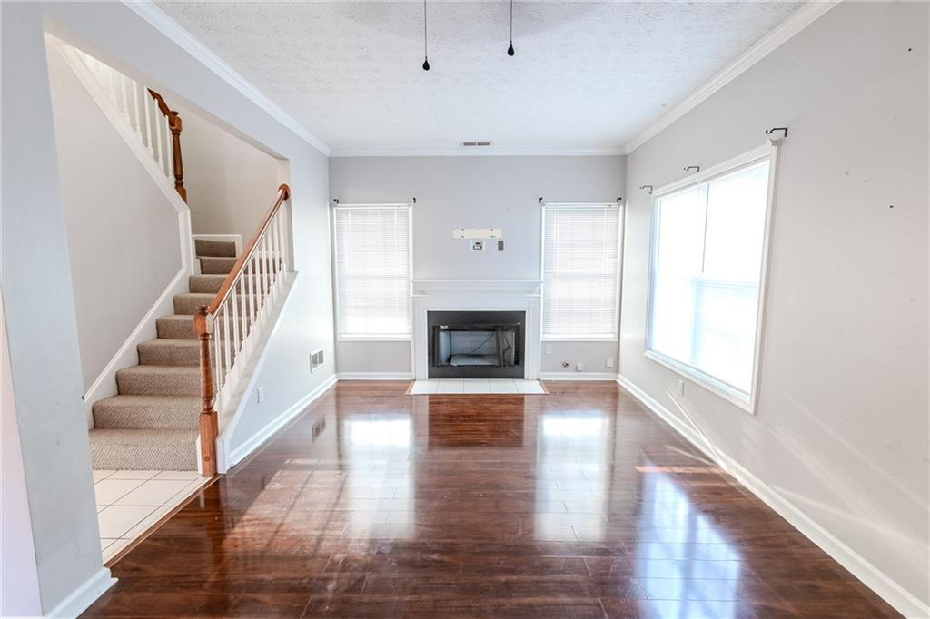 335 Wilma Court SW