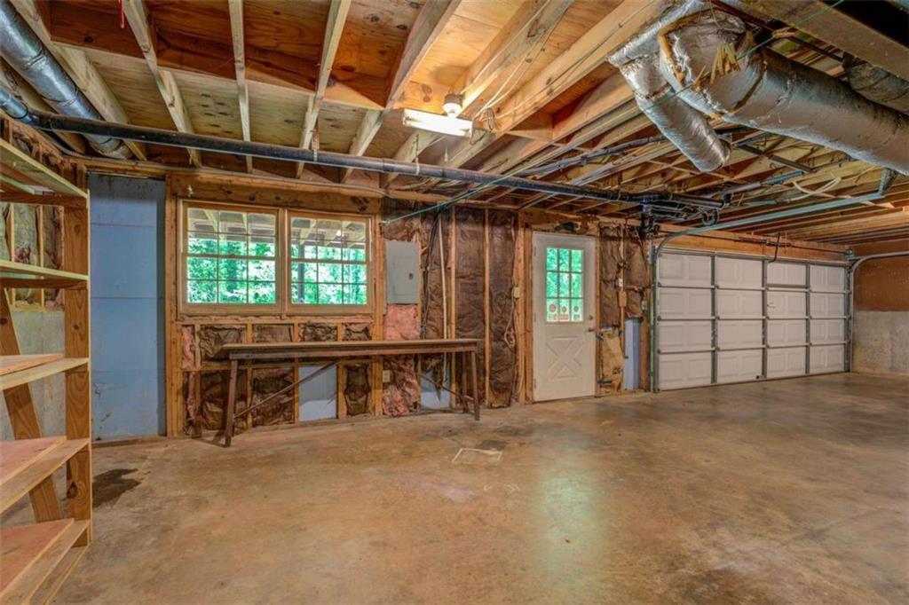 3957 Woodland Circle