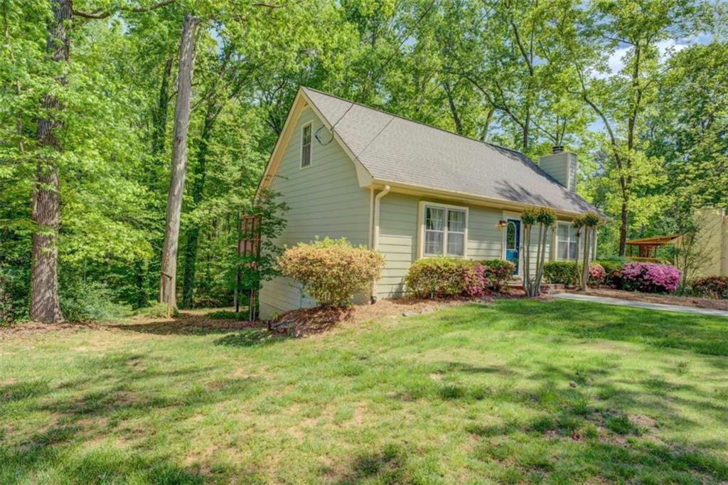 3957 Woodland Circle