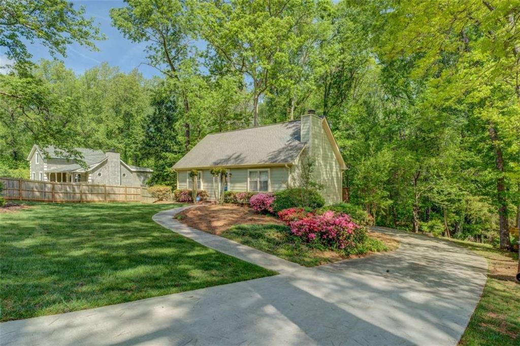 3957 Woodland Circle