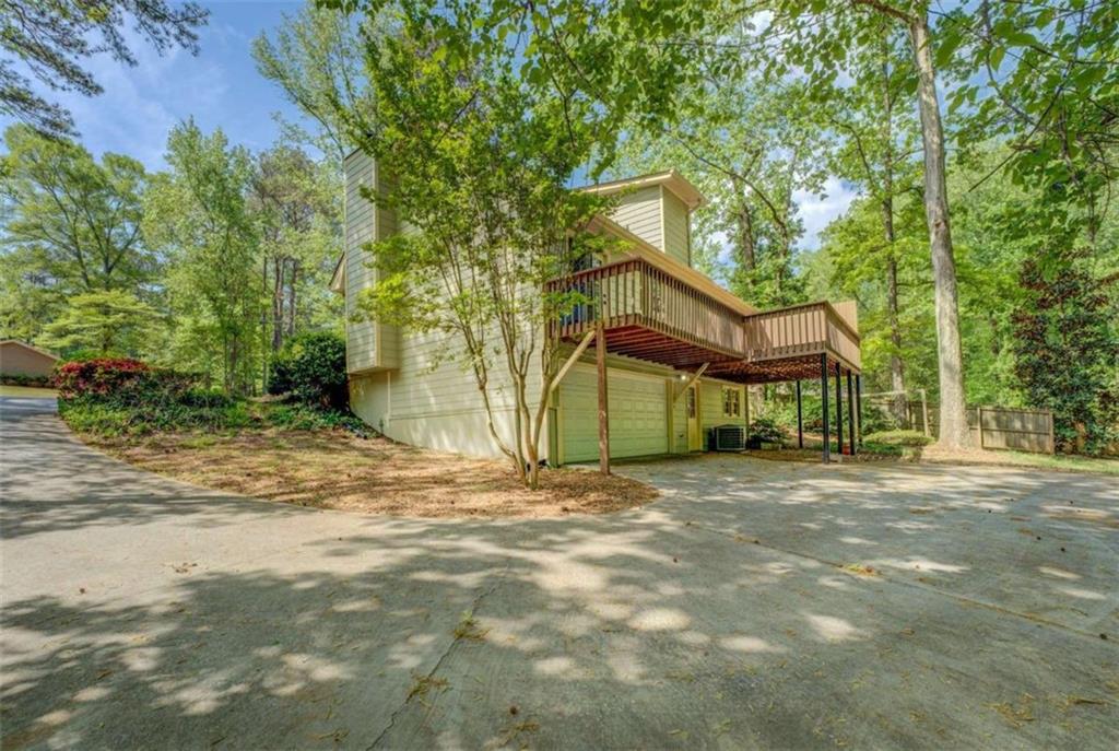 3957 Woodland Circle