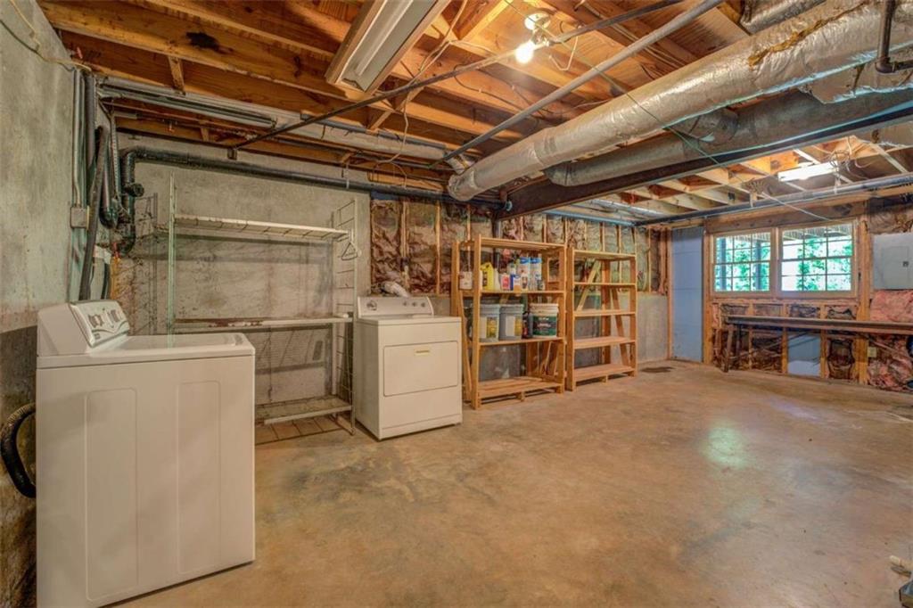3957 Woodland Circle
