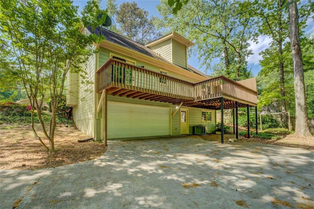 3957 Woodland Circle