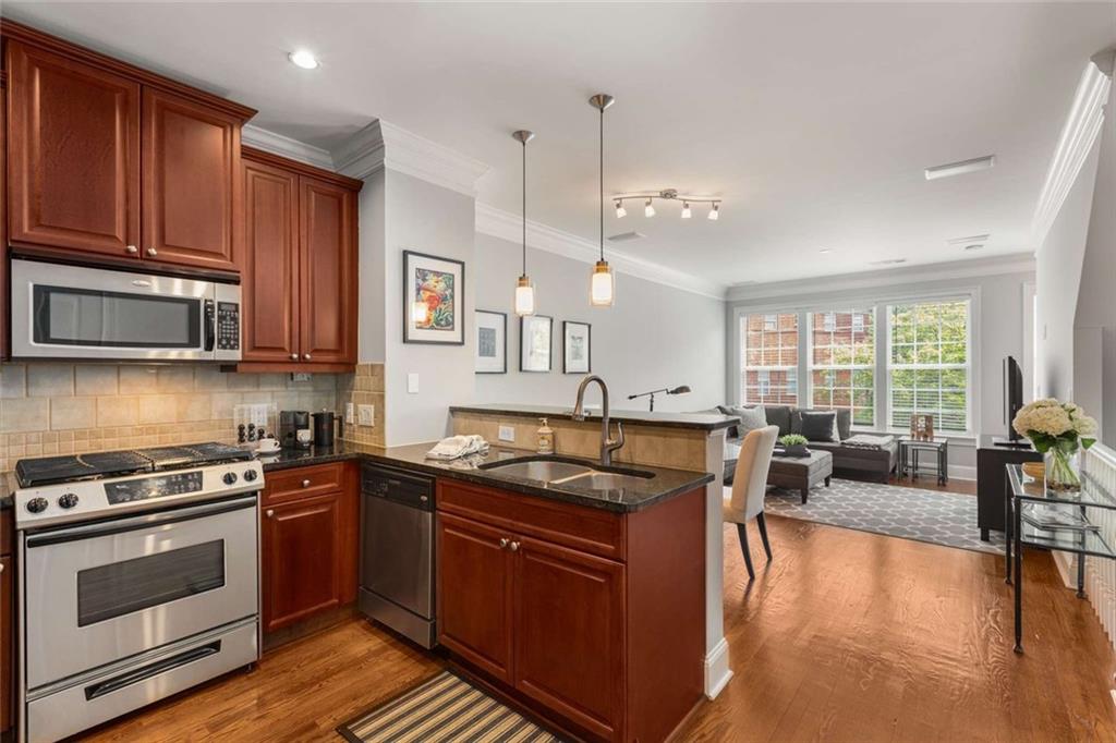 1403 Ashford Creek Circle NE