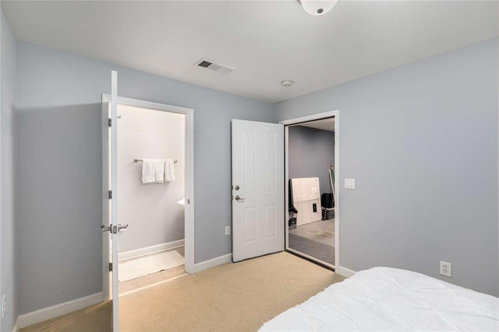 1403 Ashford Creek Circle NE