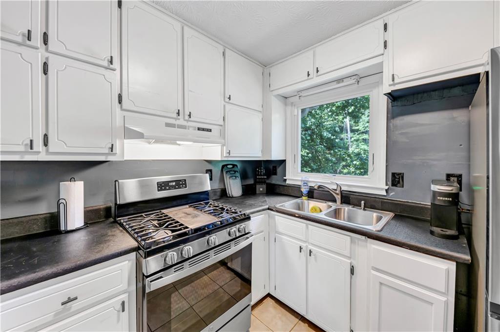 6725 River Glen Drive