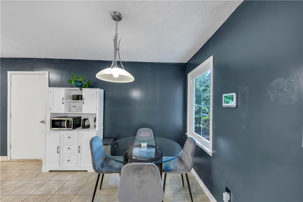 6725 River Glen Drive