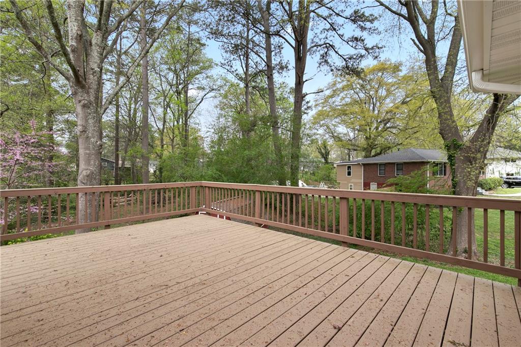 3216 Woodview Drive SE