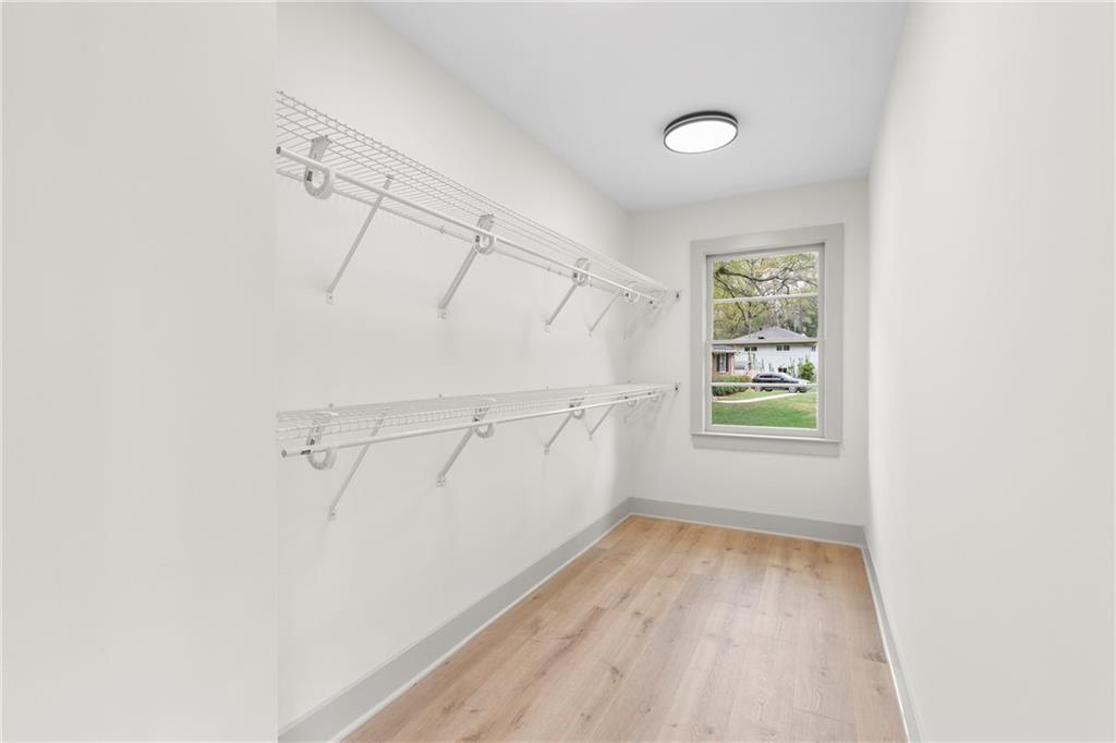 3216 Woodview Drive SE