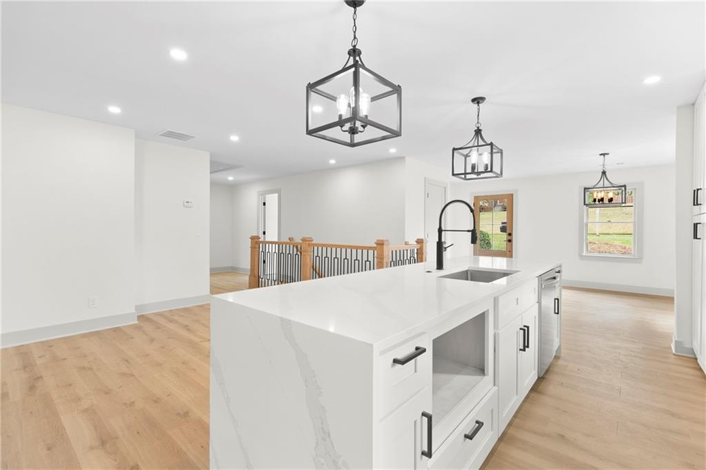 3216 Woodview Drive SE