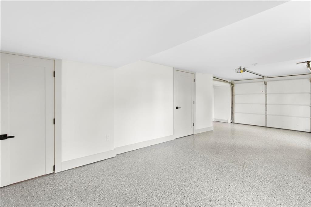 3216 Woodview Drive SE