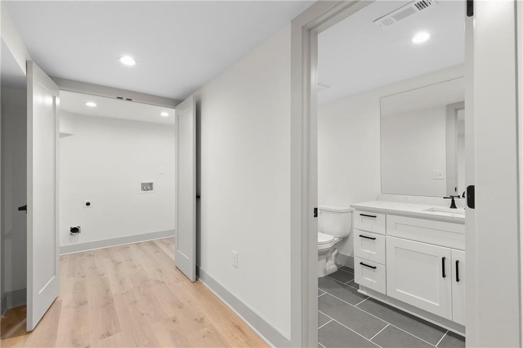 3216 Woodview Drive SE